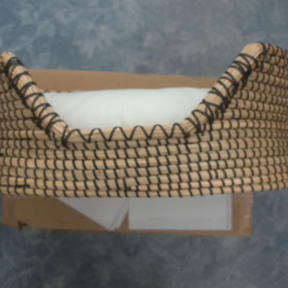 SAFAVIEH INDOOR CAT BED NATURAL COLOR 19.7